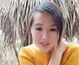 【少妇的诱惑】美熟女跟老公到果园野战.剧情介绍